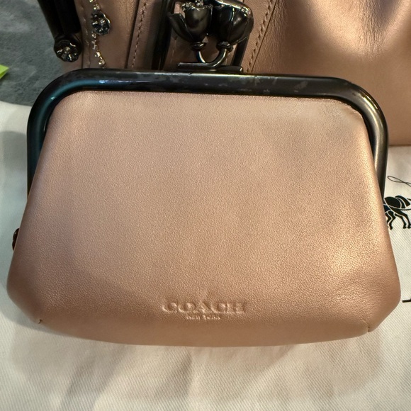 Coach Metallic Pink - Kisslock coin purse - Picture 2 of 8